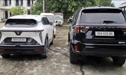 Clip TNGT: Tài xế Mitsubishi Xpander gây tai nạn kinh hoàng vì mở cửa không quan sát