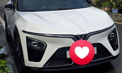 Sao xe Vf7 của em bị kêu ở phía trước thế này ạ?