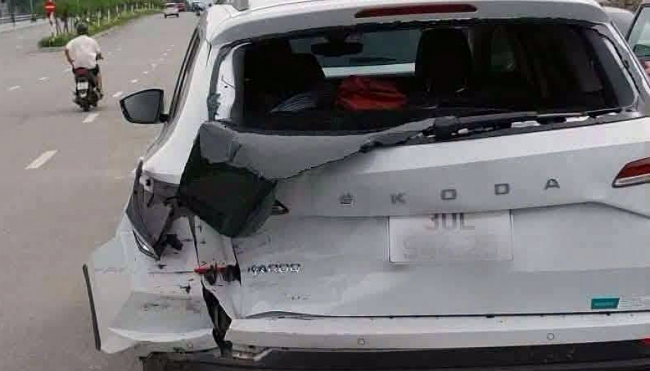 Ảnh TNGT: Đây là chiếc Skoda Karoq đầu tiên gặp tai nạn?