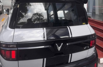 Vì sao xe Vinfast Vf3 bị nước mưa vào cốp sau?