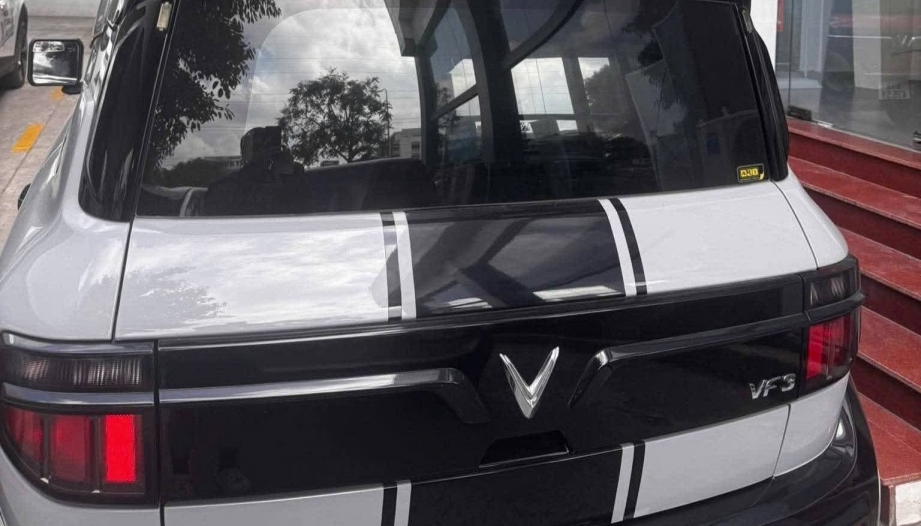 Vì sao xe Vinfast Vf3 bị nước mưa vào cốp sau?