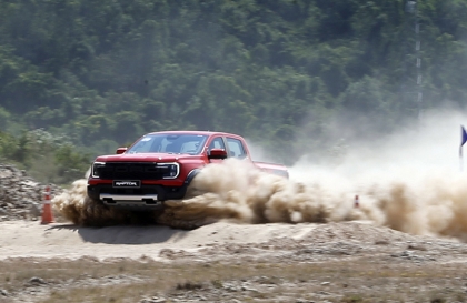 Cơ hội lái thử Ranger Raptor V6 mới tại Hà Nội
