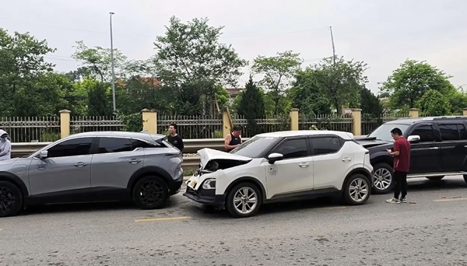 Clip: Chia buồn với bác Territory, giờ không còn là phạt hành chính nữa rồi