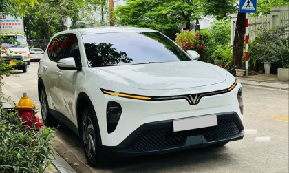Sao xe Vinfast Limo Green lâu không dùng giờ không nổ máy được?