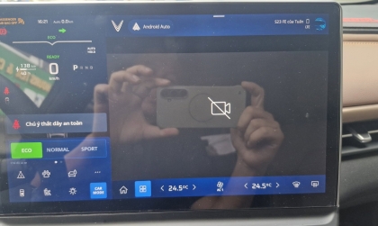 Các bác chỉ giáo cam xe Vf6 không hiện thế này?