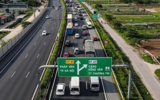 Kinh nghiệm lái xe: Phải lái xe an toàn trước khi nghĩ đến việc tránh vi phạm lỗi không giữ khoảng cách an toàn