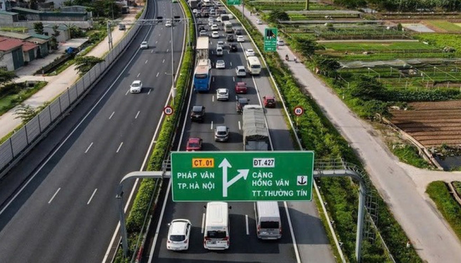 Kinh nghiệm lái xe: Phải lái xe an toàn trước khi nghĩ đến việc tránh vi phạm lỗi không giữ khoảng cách an toàn