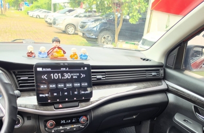 Anh em cho giải pháp xử lý tiếng kêu taplo của Suzuki XL7 khi khởi động với