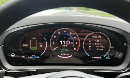 Porsche Cayenne E-Hybrid và bài toán giữ DNA thể thao giữa xu hướng điện hoá