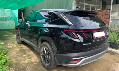 Hyundai Tucson bị lỗi cốp sau thế này có tự xử lý được không?