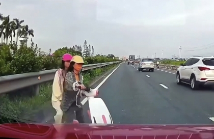 Clip TNGT: Ủng hộ đưa giáo dục An toàn Giao thông vào trường học (P.7)