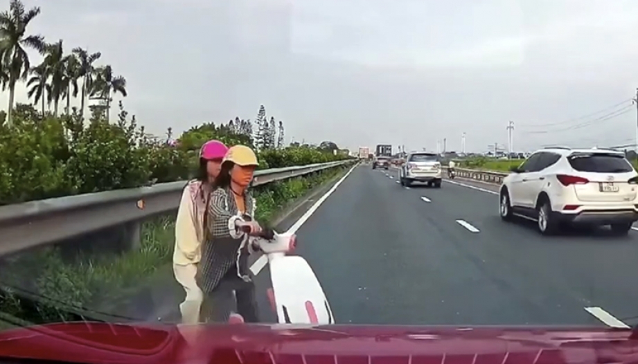 Clip TNGT: Ủng hộ đưa giáo dục An toàn Giao thông vào trường học (P.7)