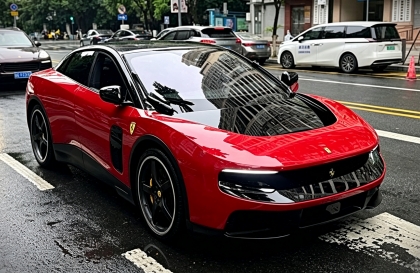 Ferrari Luce và thị trường Trung Quốc: Bước đi liều lĩnh hay phép tính đúng đắn của nghệ sĩ xứ Maranello?