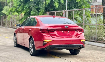 Các bác cho hỏi xe Cerato bị nước chảy vào cốp từ đâu?