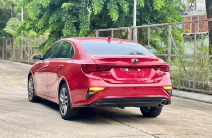 Các bác cho hỏi xe Cerato bị nước chảy vào cốp từ đâu?