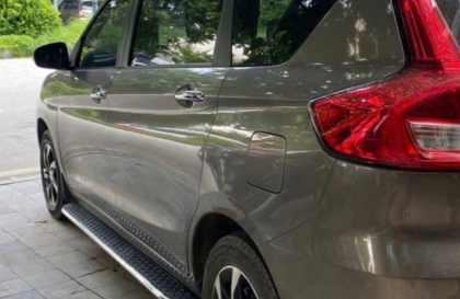 Suzuki Ertiga có mùi xăng ở nắp bình sau khi đổ E10 là sao ạ?
