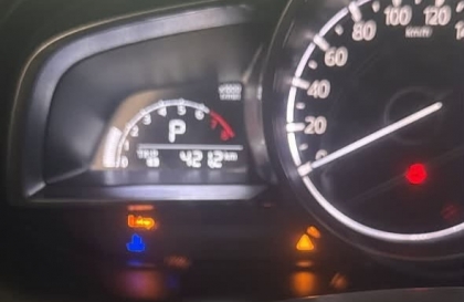 Các bác tư vấn giúp xe Mazda2 báo mấy lỗi thế này?