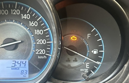 Các bác cho hỏi lỗi gì trên đồng hồ Toyota Vios thế?