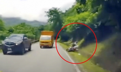 Clip TNGT: May mà có camera ghi lại... không thì tình ngay lý gian