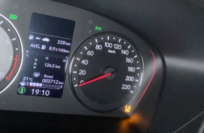 Các bác chỉ giúp cách tắt đèn báo màu vàng của Honda City với ạ!