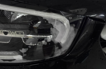 Đèn trước Mercedes GLC bị hấp hơi thế này có sao không các cụ?
