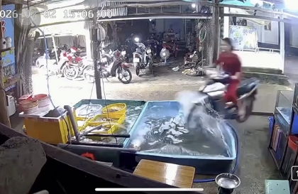 Clip TNGT: Ủng hộ đưa giáo dục 