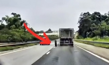 Clip: Các bác có kinh nghiệm cho hỏi, đây có phải lỗi do thằng làm lốp không vậy?
