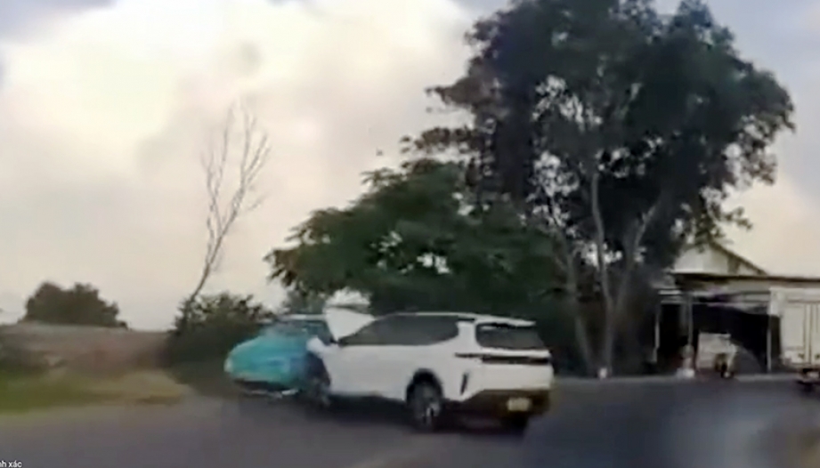  Clip TNGT: Anh em một nhà mà bác Limo...