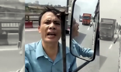  Clip: Bác lại ít xem internet rồi...
