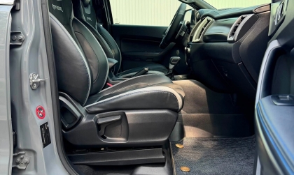 Hỏi vấn đề nước ngấm sàn xe Ford Ranger