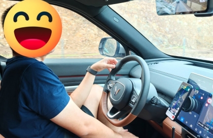 Xe Vf9 đi mưa báo lỗi đèn do vấn đề ở đâu thế?