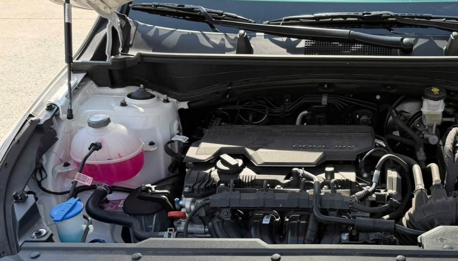 Sao xe Kia Sportage đổ thêm nước rửa kính lại không thấy lên thế nhỉ?