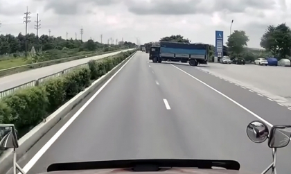 Clip TNGT: Tài xế công-ten-nơ 