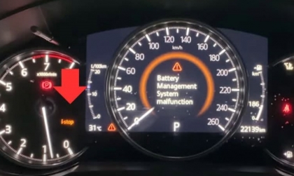 Có phải xe Mazda CX-8 của em bị yếu bình không?