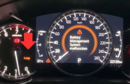 Có phải xe Mazda CX-8 của em bị yếu bình không?