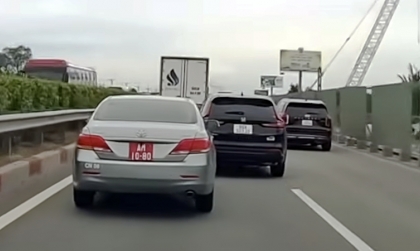 Clip: Các bác đếm giúp cho tay Honda CR-V này xem hết bao nhiêu tiền phạt