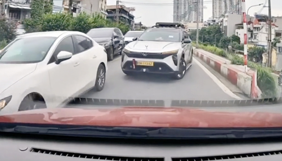 Clip có âm thanh mang tính chân thực cao, mọi cân nhắc trước khi bật loa (P.3)