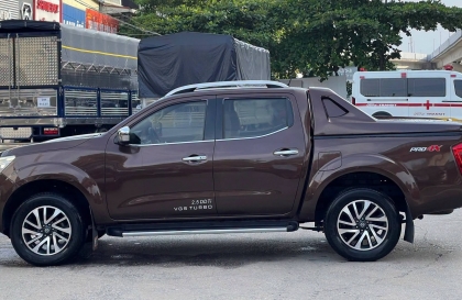 Các bác tư vấn giúp em vài vấn đề của Nissan Navara này