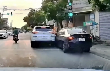 Clip TNGT: Rồi xong, mời anh City xuống thương lượng