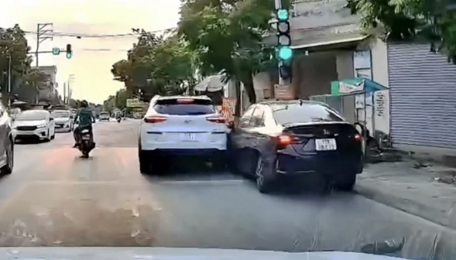 Clip TNGT: Rồi xong, mời anh City xuống thương lượng
