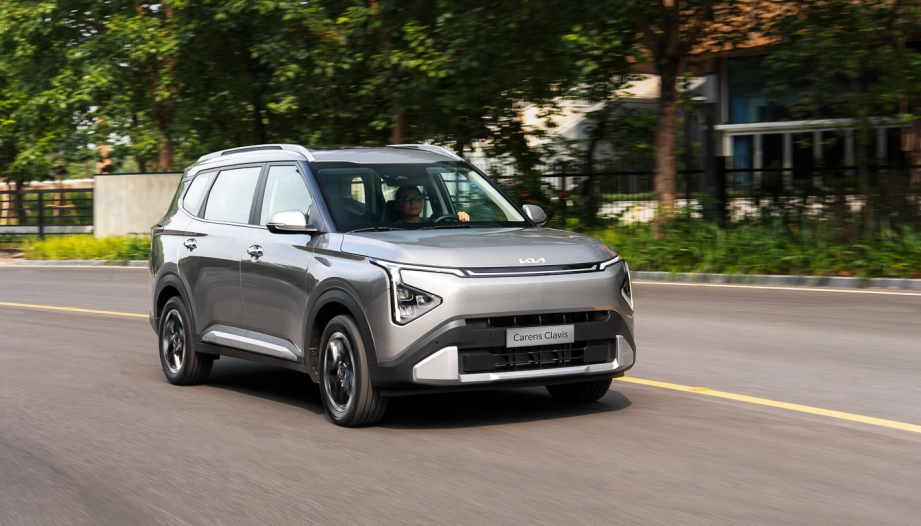 KIA Carens có thêm phiên bản cao cấp Clavis giữa giai đoạn cạnh tranh khốc liệt