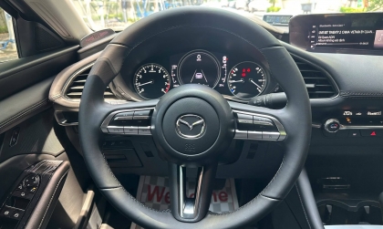 Xin tư vấn lỗi đánh lái xe Mazda3 có tiếng cạch cạch