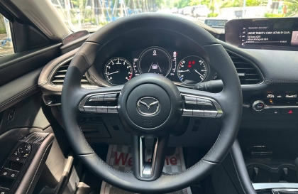 Xin tư vấn lỗi đánh lái xe Mazda3 có tiếng cạch cạch