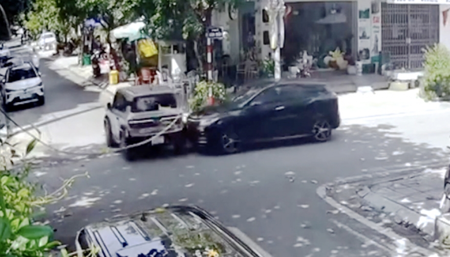  Clip TNGT: Tội nghiệp 