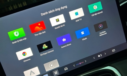 Màn hình Geely EX2 cứ bị reset tự động là sao?