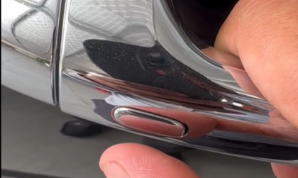 Xe Fortuner bị lỗi mở cửa thế này có cách nào khắc phục không ạ?