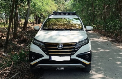 Hỏi về đèn gương tự động của Toyota Rush cứ sáng liên tục?