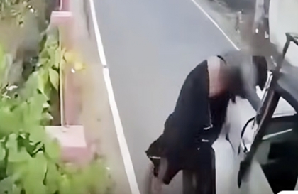 Clip TNGT: Chạy tụt quần là có thật các ông ạ.
