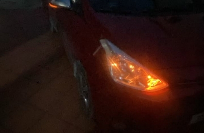 Làm sao tắt được đèn trước xe Hyundai Grand i10?