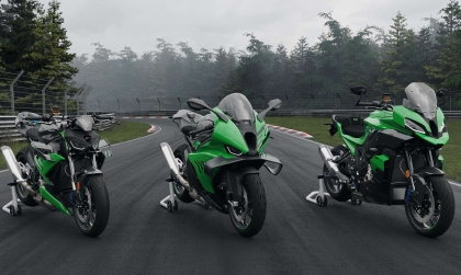 BMW Motorrad tung bộ ba M giới hạn: M 1000 RR, M 1000 R và M 1000 XR nhân dịp trường đua Nürburgring tròn 100 tuổi